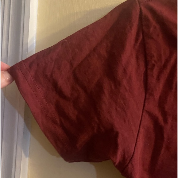 “The Victory” Fordham University v-neck t-shirt, large - Picture 3 of 4